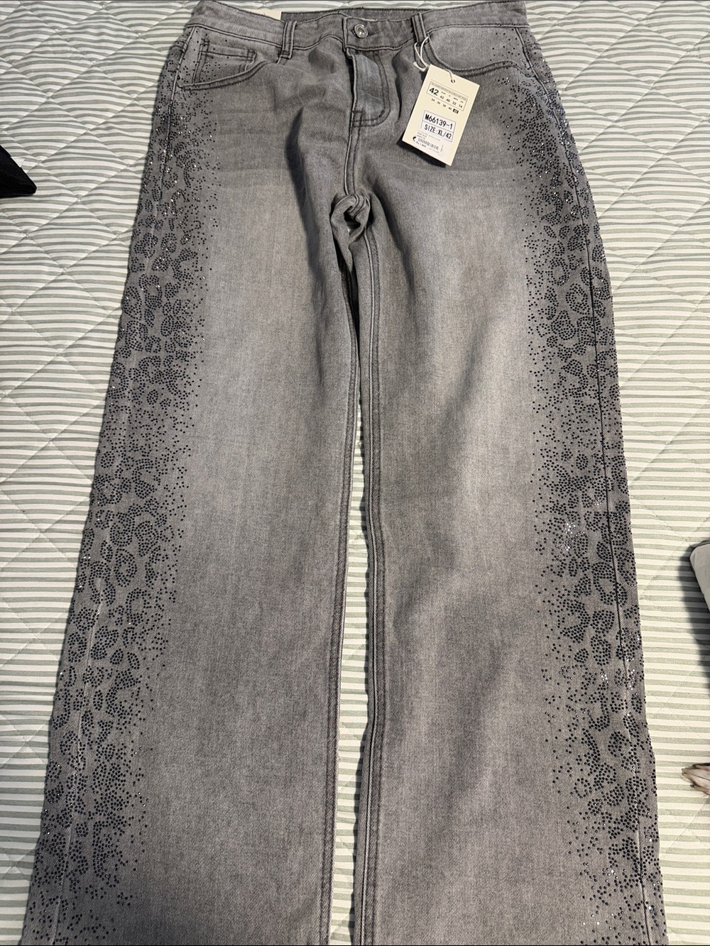 Women’s Grey Embellished Straight-Leg Jeans
